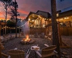 Nightlife in Hochatown