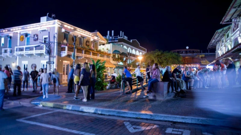 Puerto Rico nightlife San Juan bars and street lights