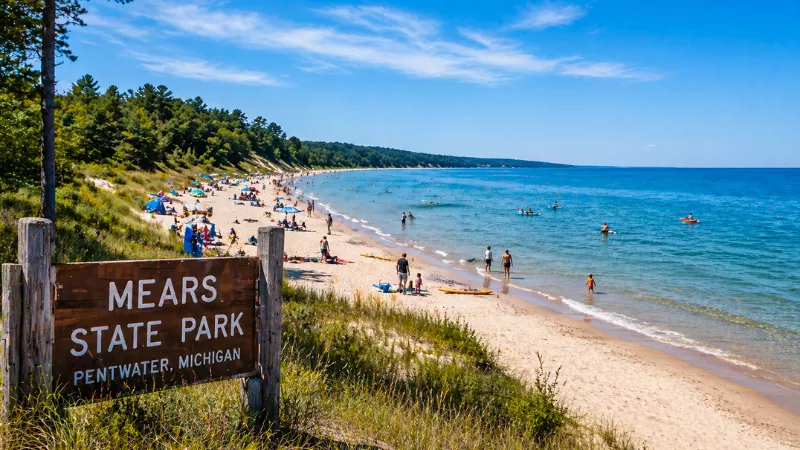 mears state park beach pentwater michigan lake michigan shoreline