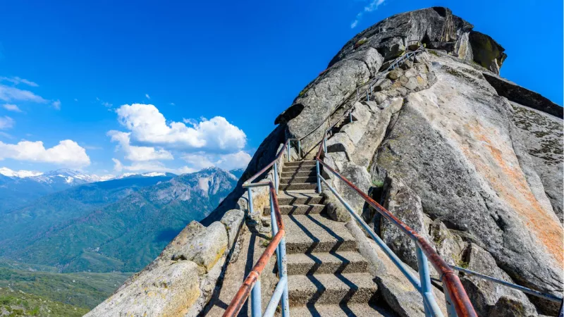 Moro Rock viewpoint panoramic view Sequoia National Park