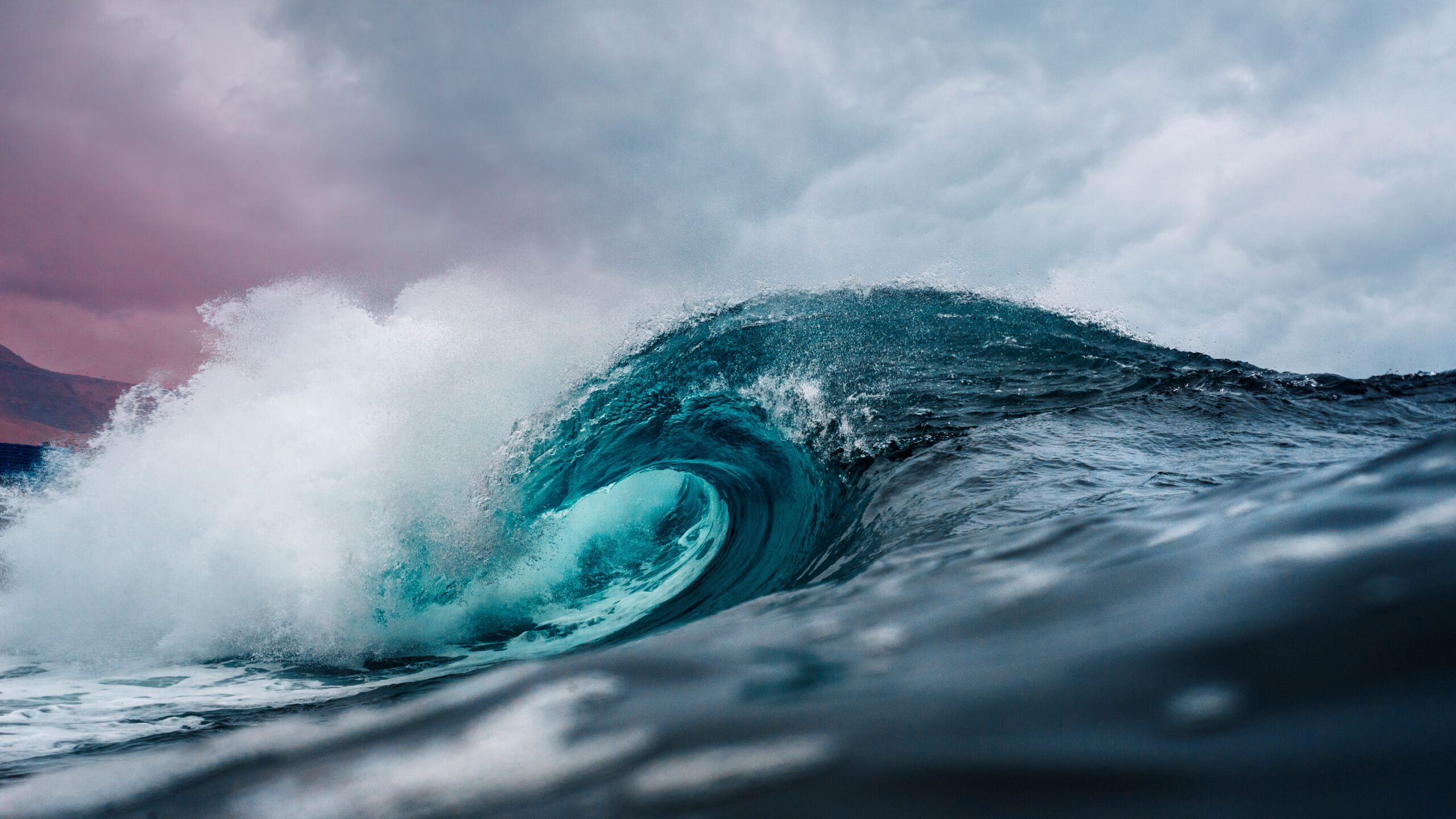 Lake Michigan waves - upwelling can drop water temps 15-30F overnight